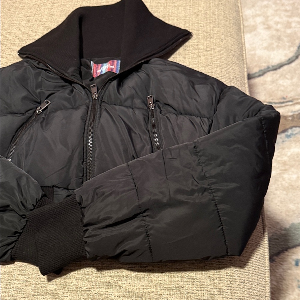 Urban Outfitters Black Cropped Puffer Jacket - Picture 4 of 8